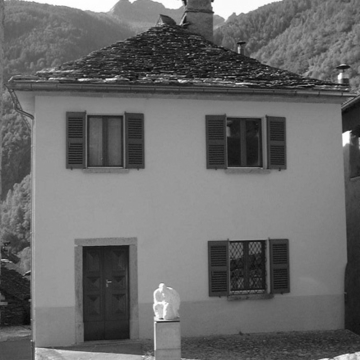 Casa Parrocchiale, Peccia
